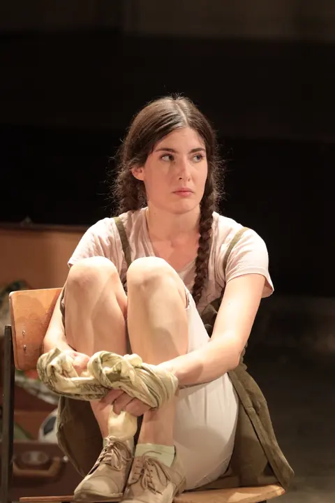 Trg ratnika, scena 4